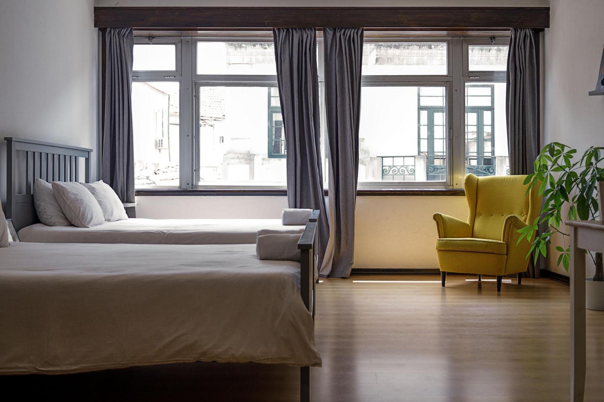 Travel & Live Aliados Apartment Porto Pokoj fotografie