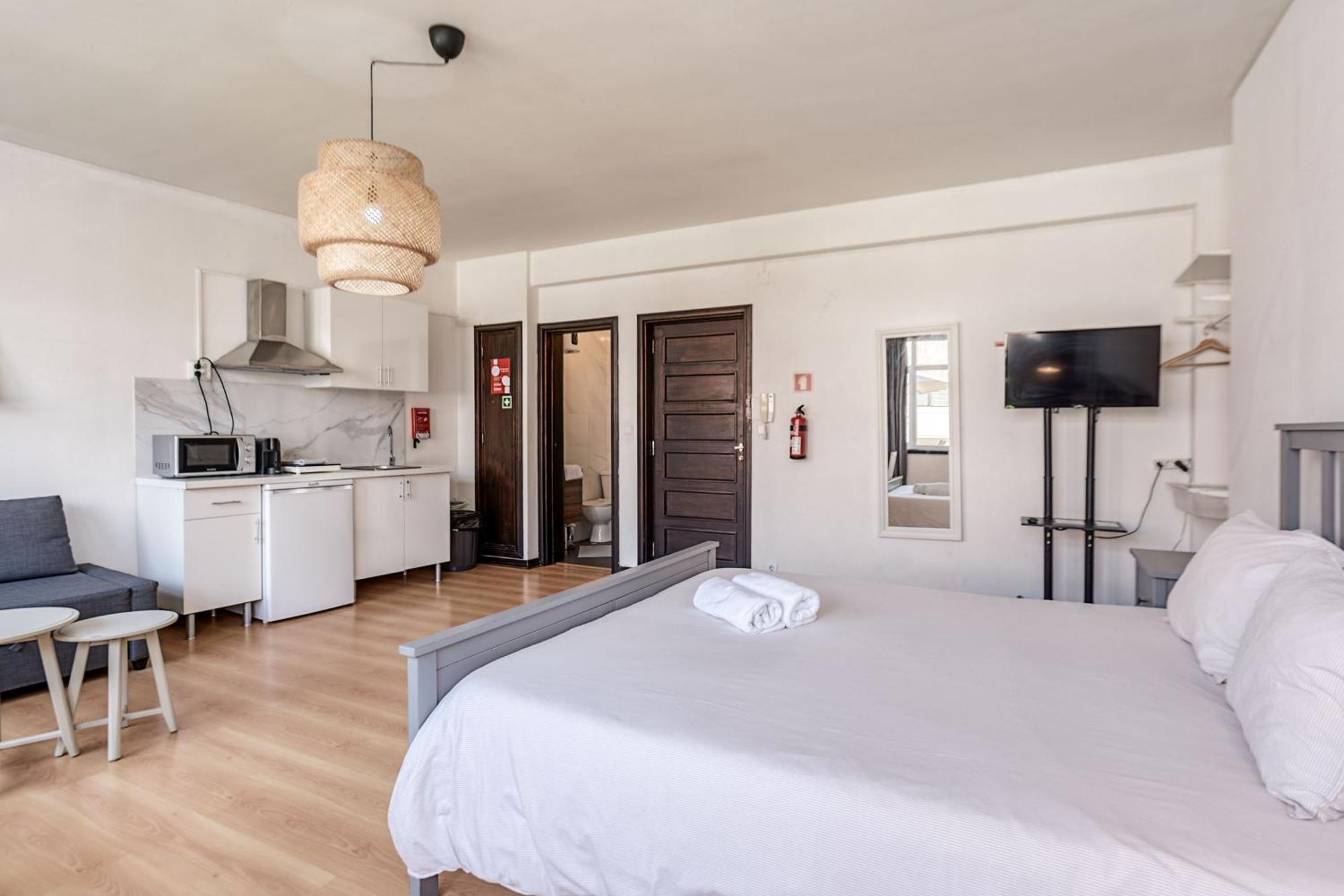 Travel & Live Aliados Apartment Porto Pokoj fotografie