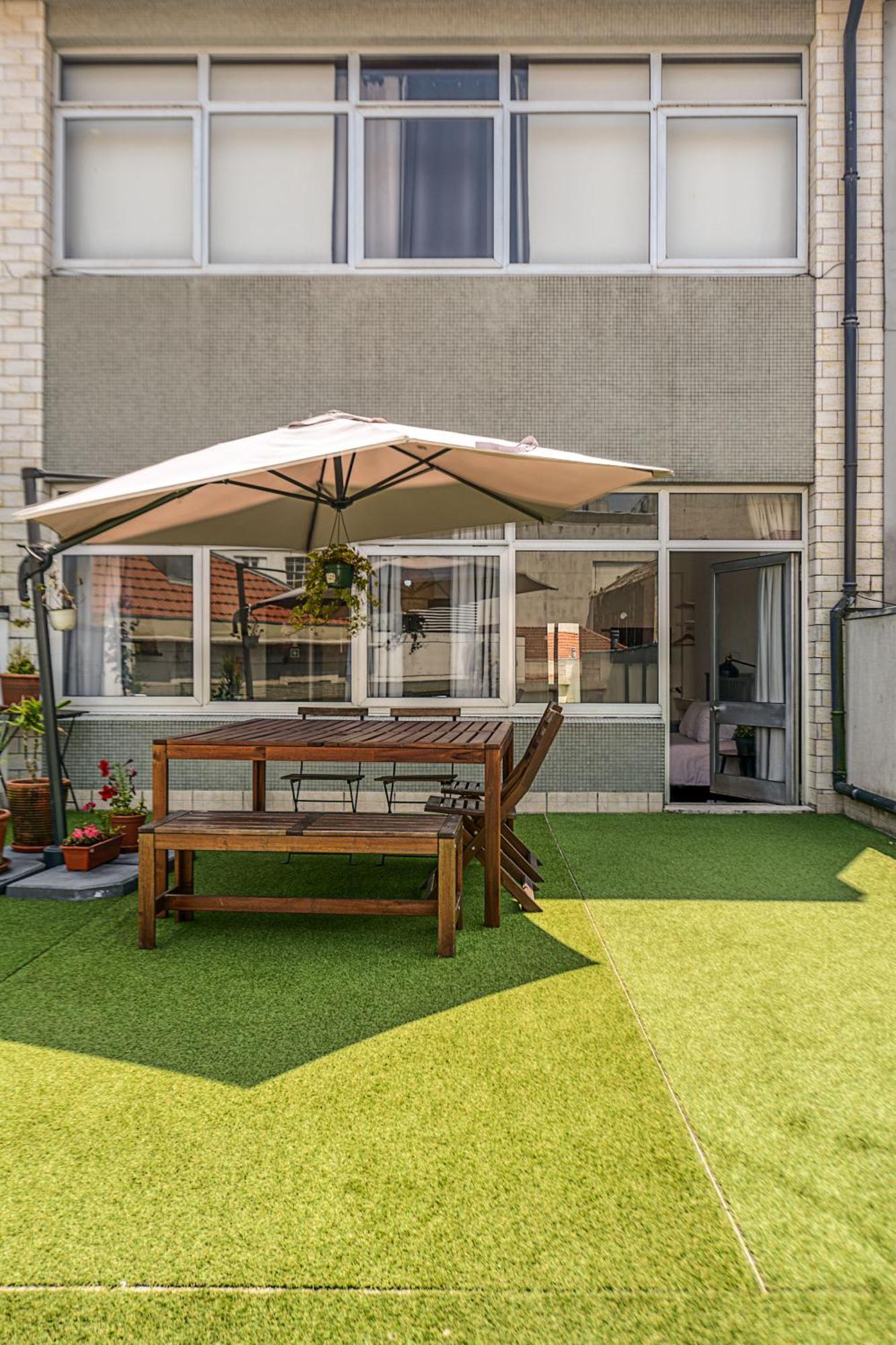 Travel & Live Aliados Apartment Porto Pokoj fotografie